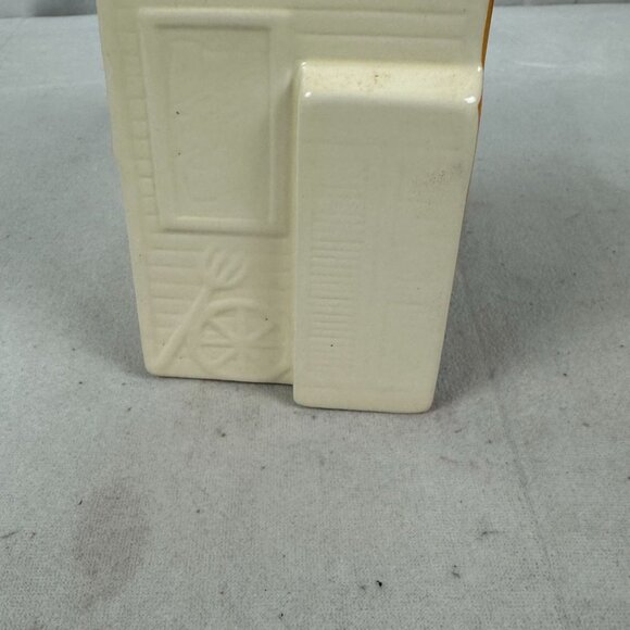 Avon McConnells Corners General Store Ceramic Box - Picture 7 of 8